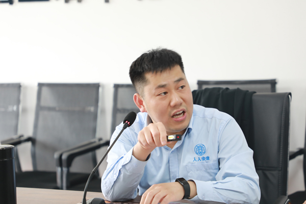 1621236160542142.jpg 王飞老师讲课.JPG