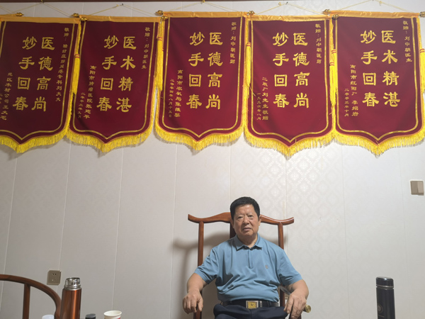 1728371309702939.jpg 3.工作室照片.jpg