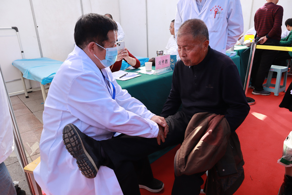 1728371334553087.jpg 5.刘中朝义诊.jpg